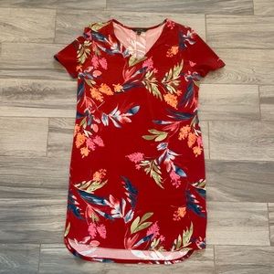Tunic floral dress great to wear with leggings. Longer in the back.